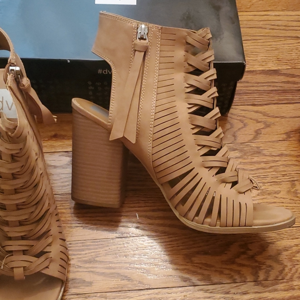 Block heels sandals. - Picture 3 of 3